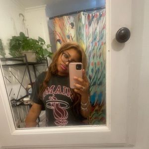 Meet your Posher, Joy